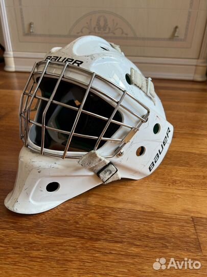 Хоккейный шлем
