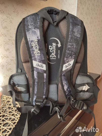 Продаю школьный рюкзак,в хорошем состоянии