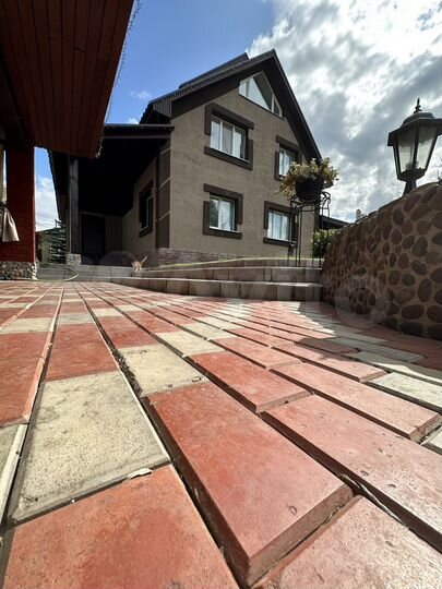 Дом 240 м² на участке 13 сот.