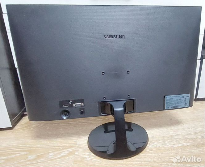 Монитор Samsung 23.5 60Гц