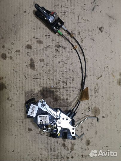 Замок двери передний правый Toyota Nadia SXN10