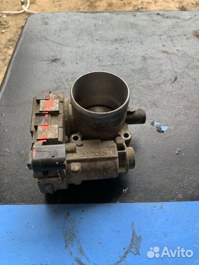 Дроссельная заслонка Volkswagen jetta 6 AT clra