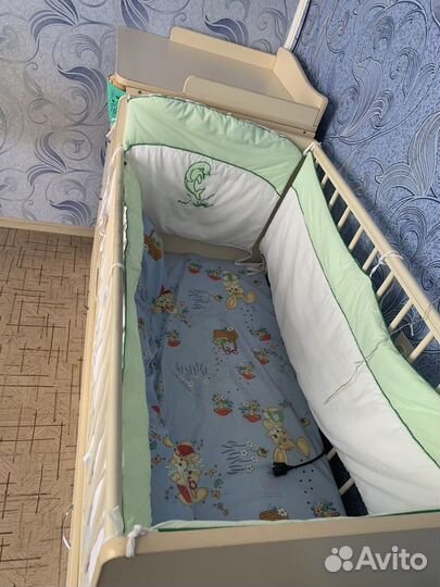 Детская кроватка