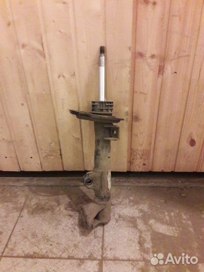 Стойка мерседес перед w 204 A2043202666