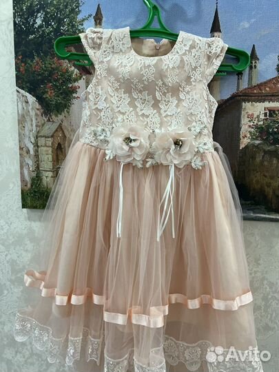 Нарядкое платье на девочку