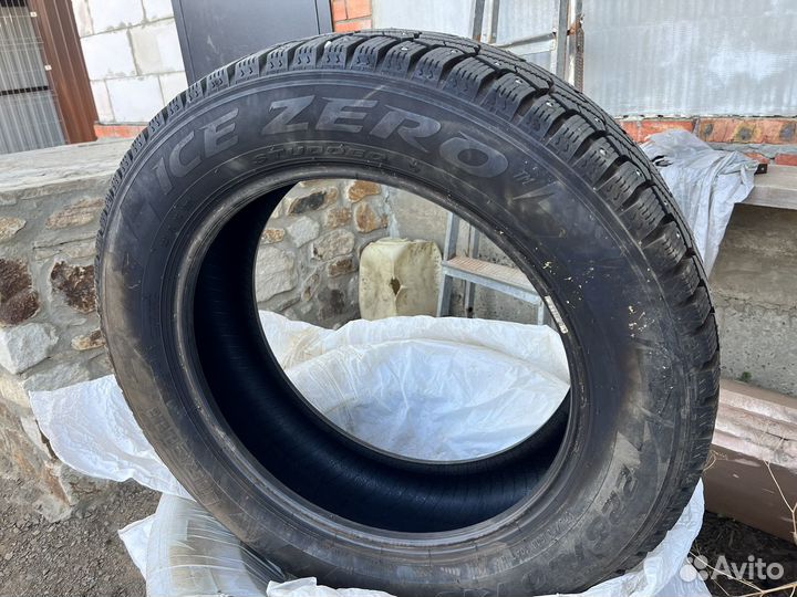Pirelli Ice Zero 2.25/60 R18