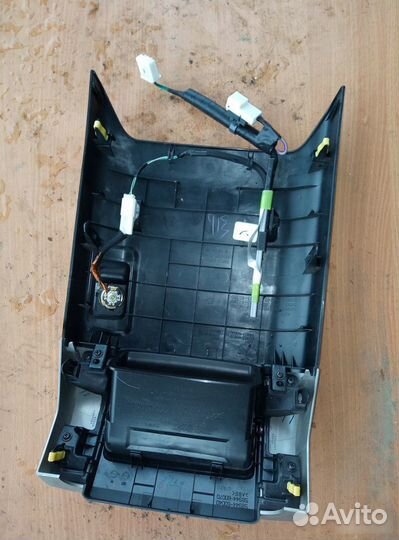 Накладка подлокотника Toyota Land Cruiser Prado