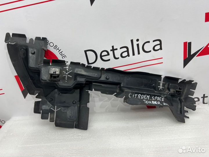 Дефлектор радиатора правый Citroen Spacetourer 1