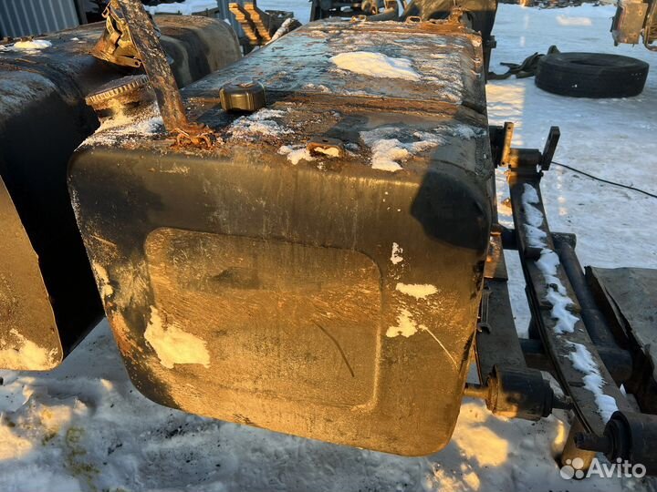 Топливный бак от Маз 5440