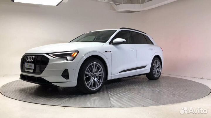 Audi e-tron AT, 2021, 600 км