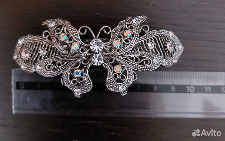 Заколка для волос со стразами