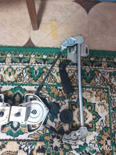 Ручные стеклоподъемники в задние двери приора