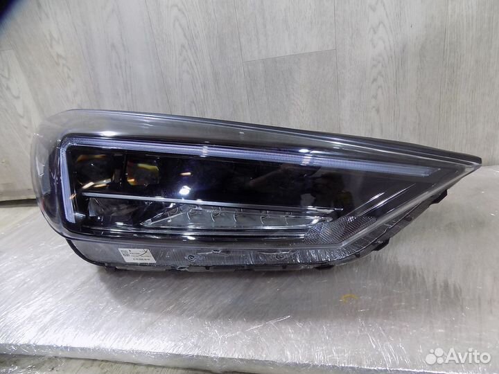 Фара правая Hyundai Tucson