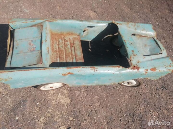 Педальный машина СССР. Нева