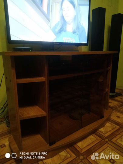 Тумба под телевизор (торг уместен)