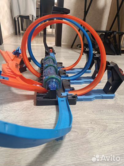 Хот вилс трек винтовое столкновение