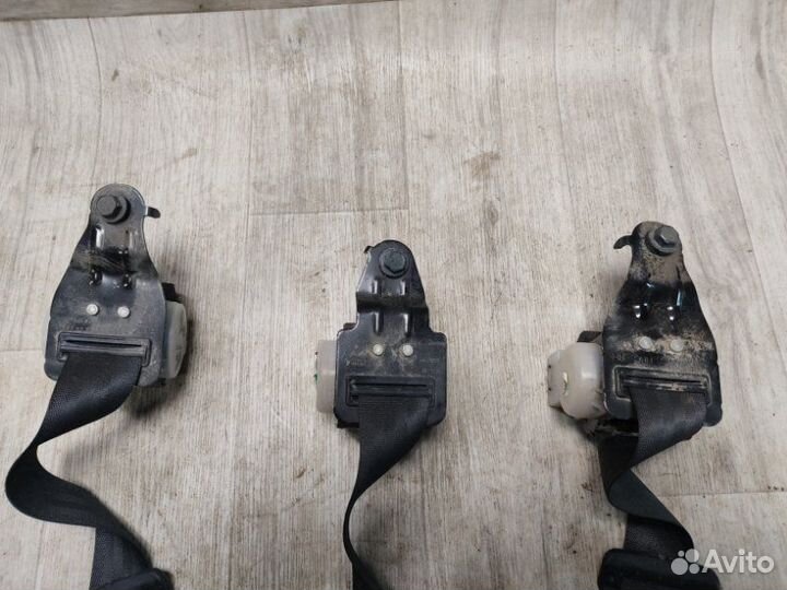 Ремень безопасности задний Hyundai Solaris седан