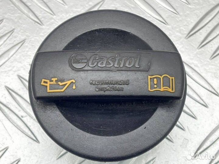 Крышка маслозаливной горловины Volkswagen Touareg