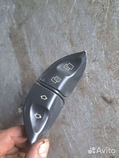 Кнопка руля Mercedes w220