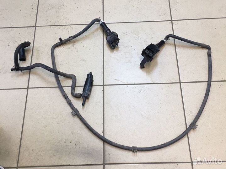 Фароомыватель левый Toyota Camry 40