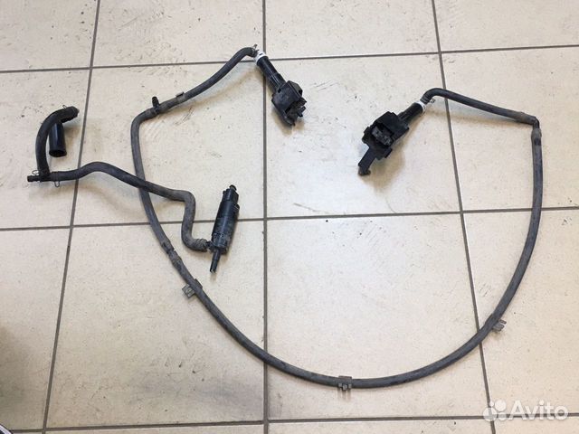 Фароомыватель левый Toyota Camry 40