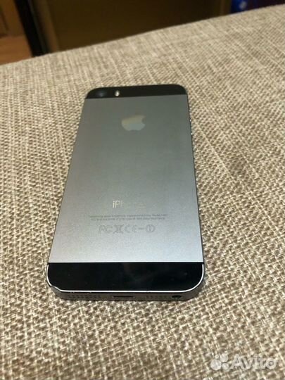Телефон iPhone 5s