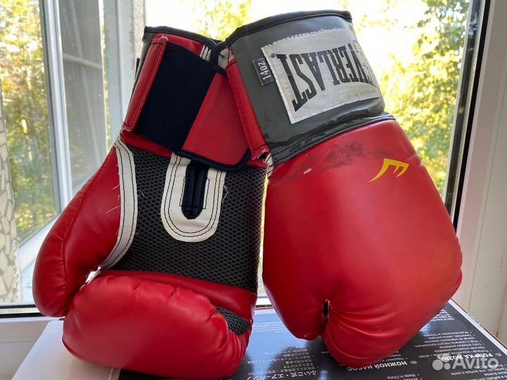 Боксерские перчатки everlast 14 oz
