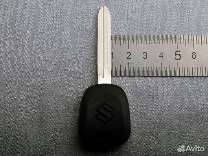 Ключ Suzuki Liana с местом под чип 2 штуки