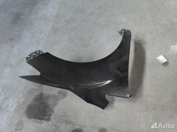 Правое крыло на Мазда cx-7