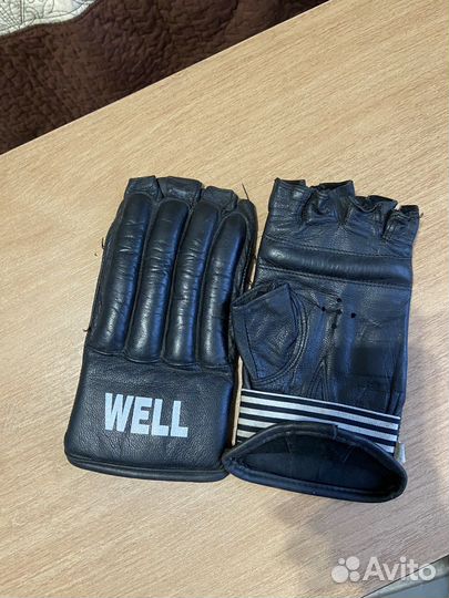 Перчатки для единоборств