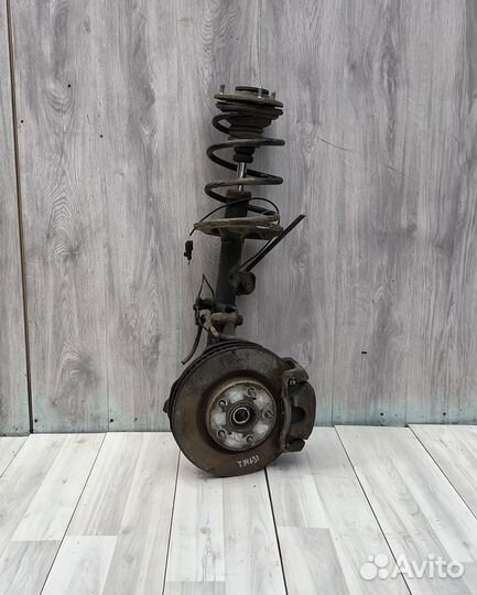 Стойка правая Тойота Рав 4 Toyota Rav 4