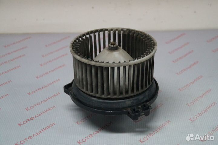 Nissan 27220-0E003 Мотор печки