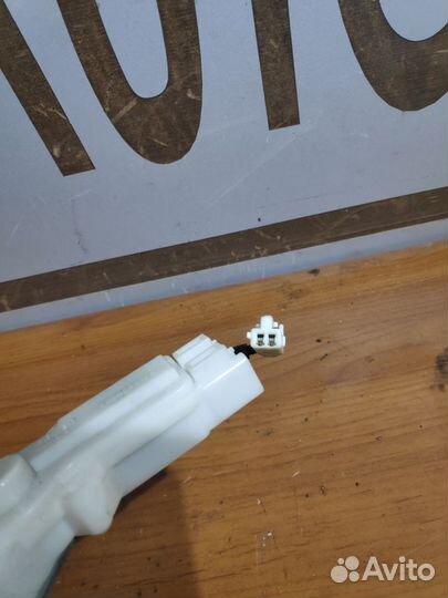 Замок багажника Suzuki Swift