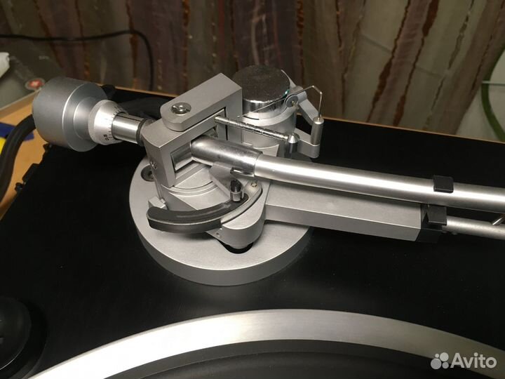 Yamaha GT-750 Виниловый проигрыватель Yamaha