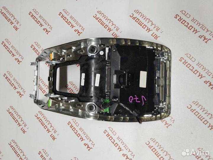 Консоль центральная Volvo V70 B4164T 2010