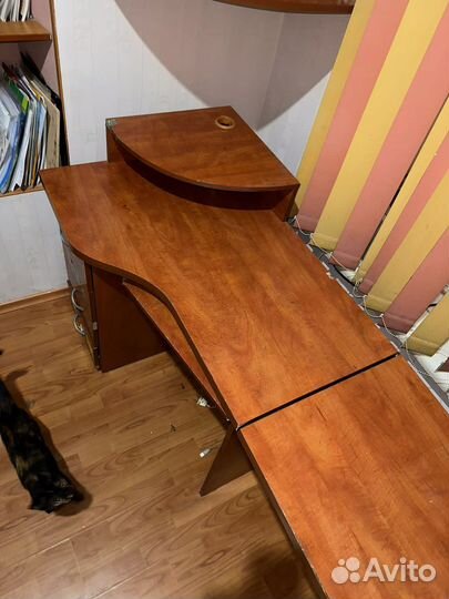 Стол кмпьютерный