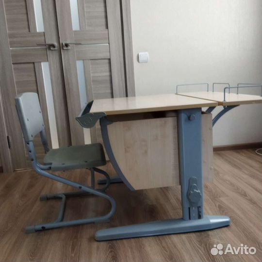 Стол (парта) и стул