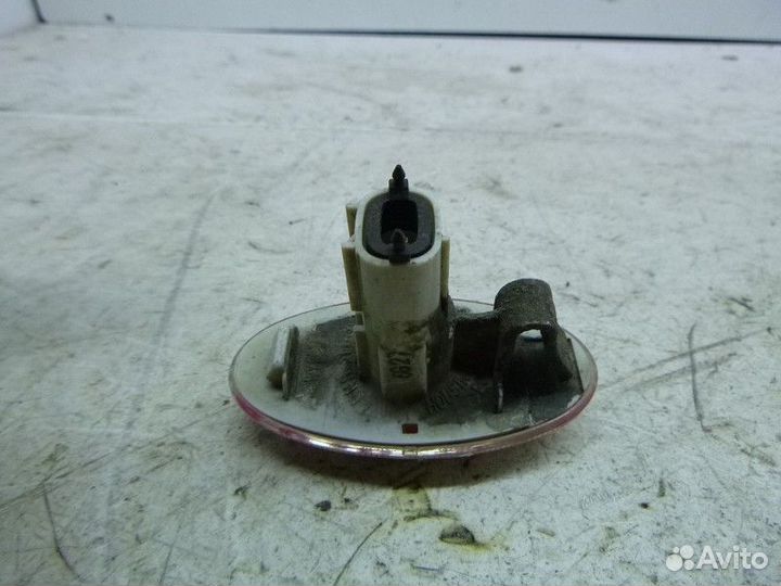 Повторитель на крыло левый suzuki grand vitara 200