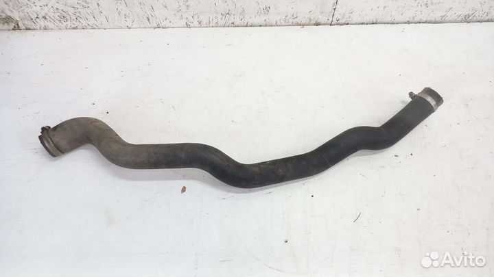 Патрубок радиатора нижний Volvo xc90