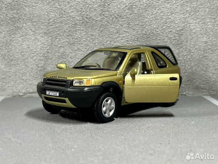 Коллекционная модель Land Rover Freelander 1:43