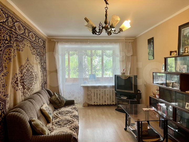 2-к. квартира, 46 м², 3/6 эт.