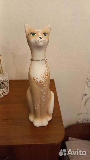 Статуэтка кошка
