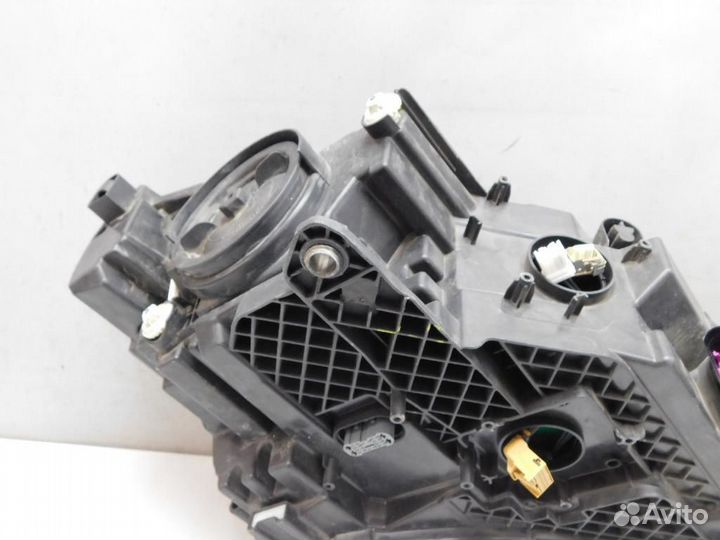 Фара левая Skoda Superb