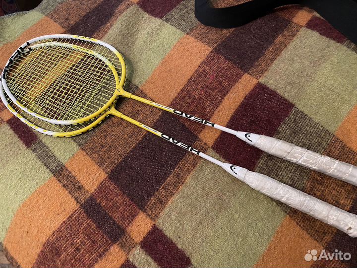 Теннисная ракетка с сеткой для стадиона