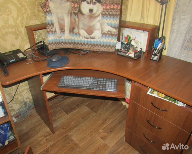 Компьютерный стол угловой