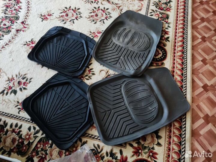 Автомобильные коврики резиновые