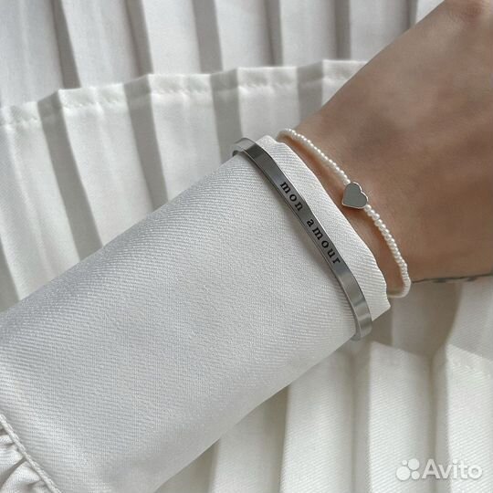 Браслеты с гравировкой / жемчужные украшения