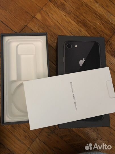 Коробка от iPhone 8