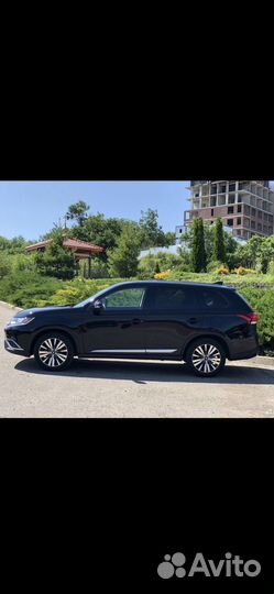 Mitsubishi Outlander 2 CVT, 2016, 122 000 км