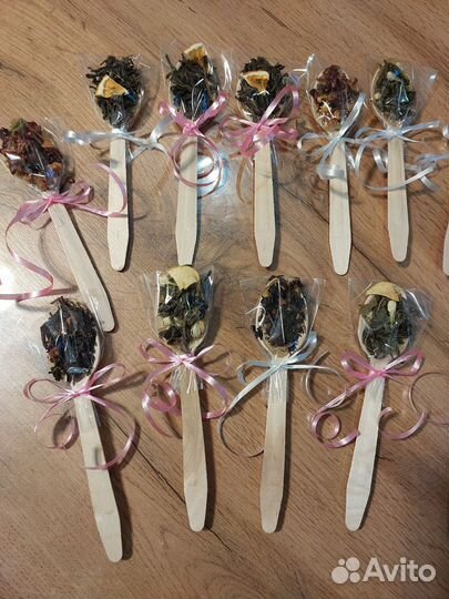 Ложки с вкусным чаем